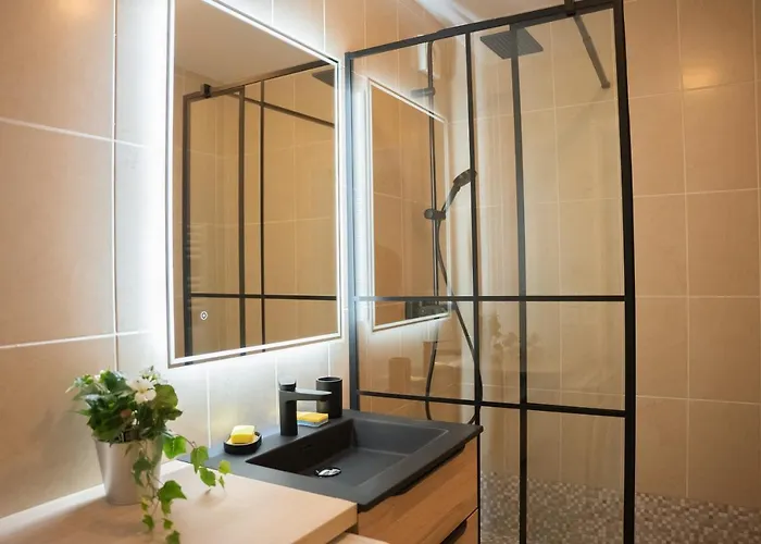 Lägenhet De Florigny Avec Parking Souterrain Et Terrasse Carquefou